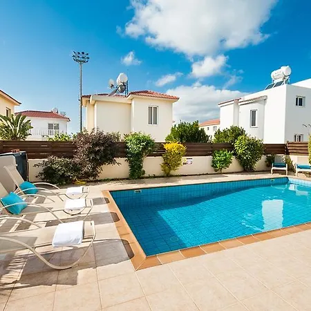 Villa 003 *